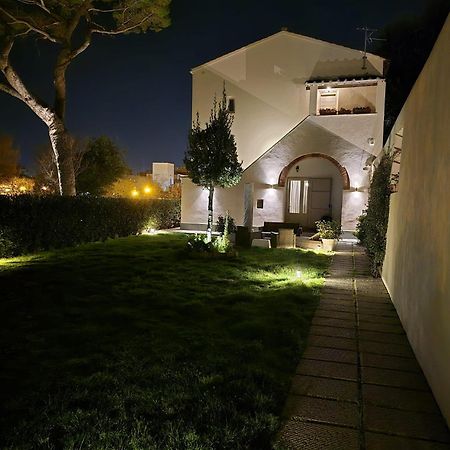 La Villa Apartments Tinaia - Excellent For Sardegna & Corsica - 6-8 Beds - Private Parking Included With Camera Ліворно Екстер'єр фото