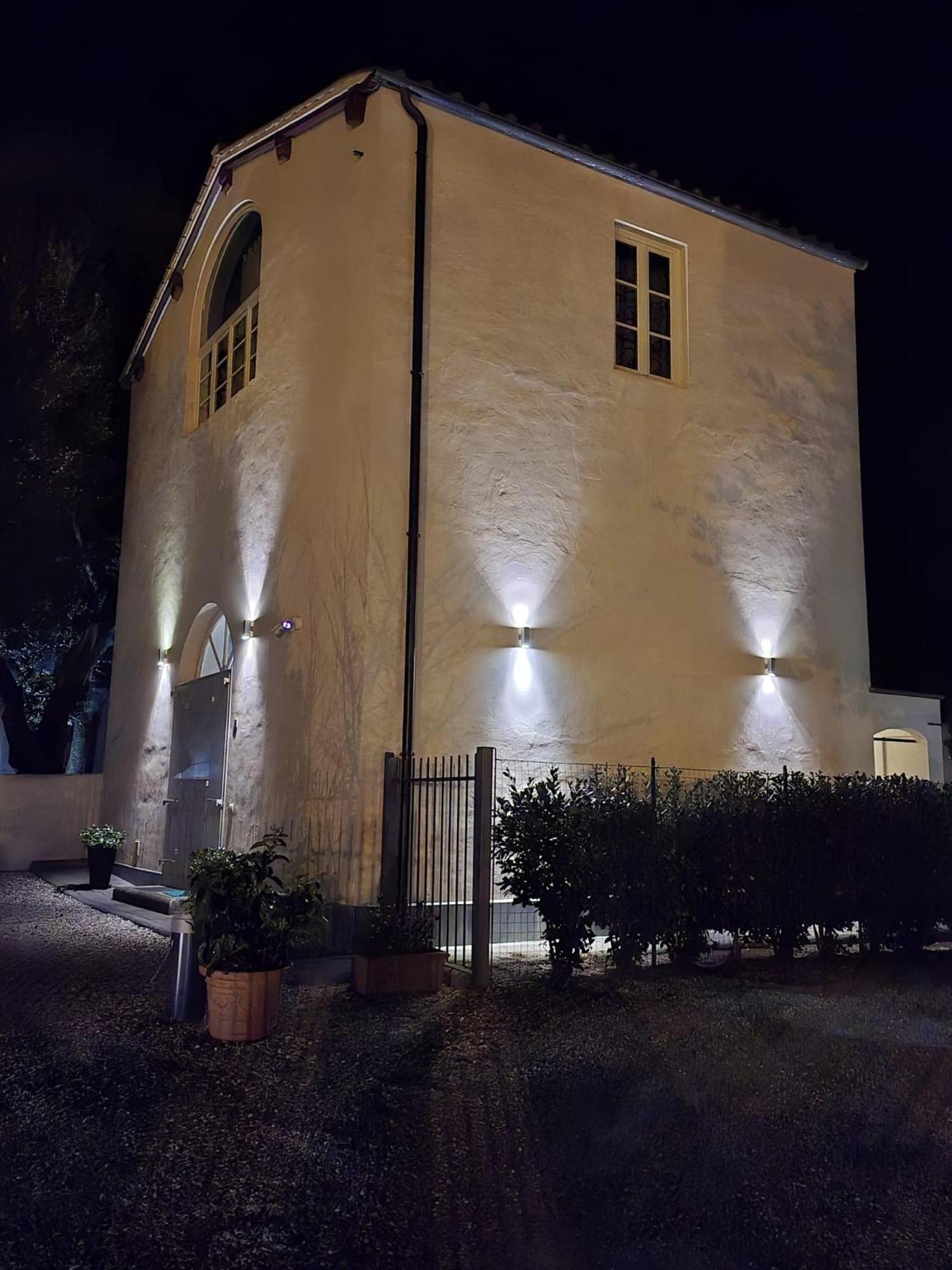 La Villa Apartments Tinaia - Excellent For Sardegna & Corsica - 6-8 Beds - Private Parking Included With Camera Ліворно Екстер'єр фото
