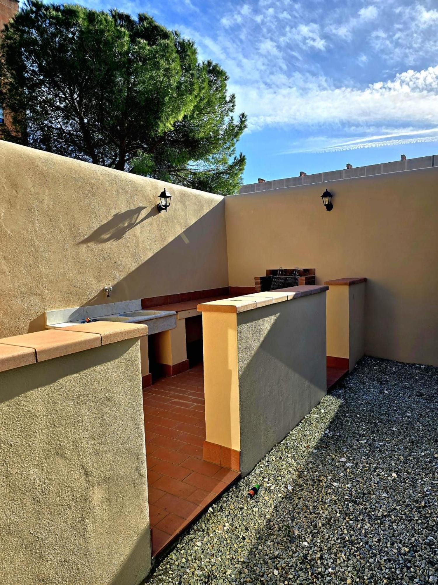 La Villa Apartments Tinaia - Excellent For Sardegna & Corsica - 6-8 Beds - Private Parking Included With Camera Ліворно Екстер'єр фото